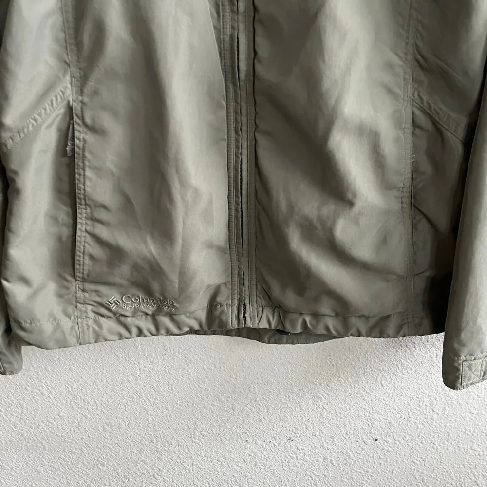 Columbia women's Green Lightweight Lined Full Zip Jacket Size M Style WL3008